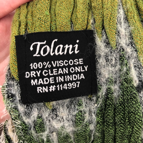 20% OFF🌟Tolani Weeds Scarf in Green/Black - Picture 11 of 13